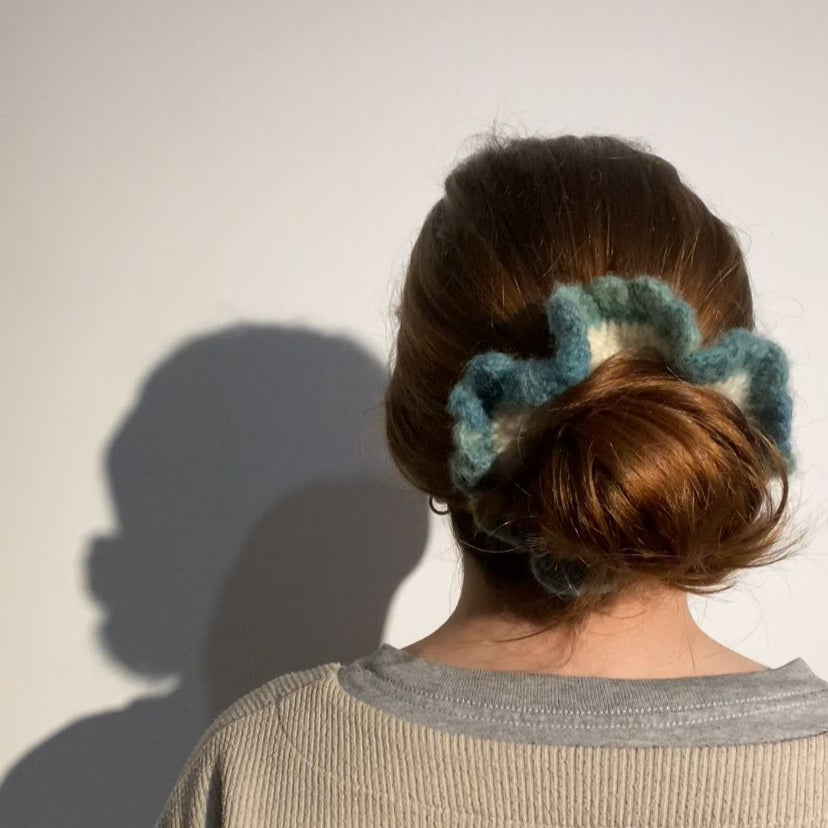 Scrunchie - Coloured Scalloped Edge
